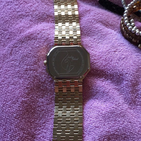 Watch - Picture 2 of 4